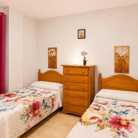 2 Bedroom Flat 100m From The With Huge Terrace 아파트 *