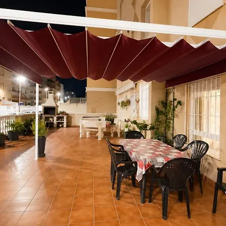 2 Bedroom Flat 100m From The With Huge Terrace 아파트 *