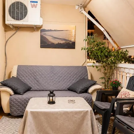 Appartement 2 Bedroom Flat 100m From The With Huge Terrace