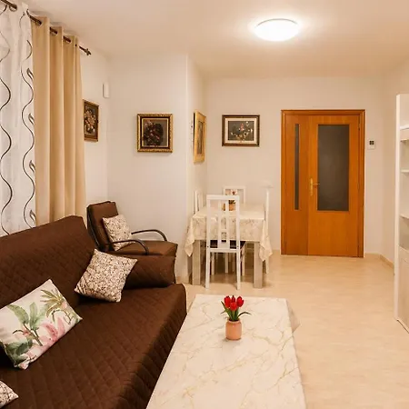Appartement 2 Bedroom Flat 100m From The With Huge Terrace *