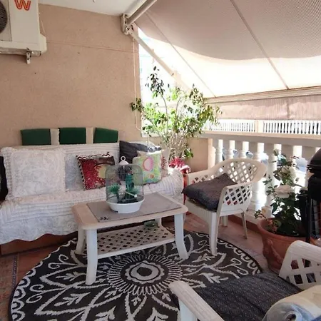 Apartmán 2 Bedroom Flat 100m From The With Huge Terrace